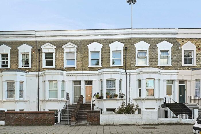 3 Bedroom Maisonette To Rent In Loftus Road, Shepherds Bush, W12