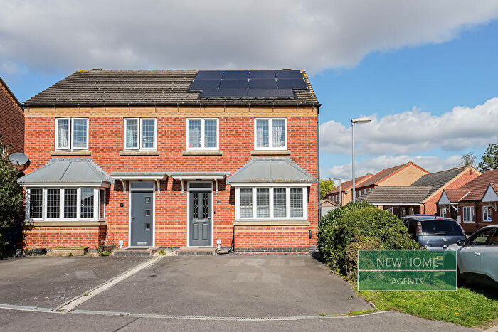3 Bedroom Semi-Detached House For Sale In Newton Drive, Cherry Willingham, Lincoln, LN3
