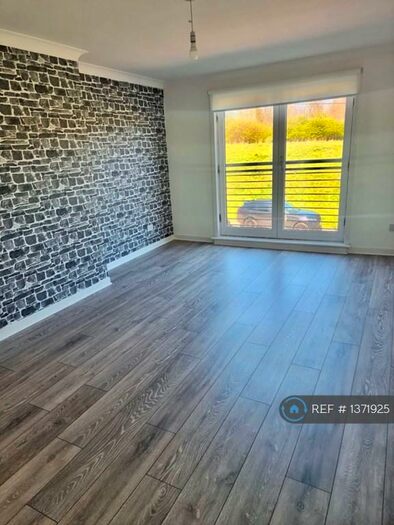 2 Bedroom Flat To Rent In Balcurvie Road, Glasgow, G34