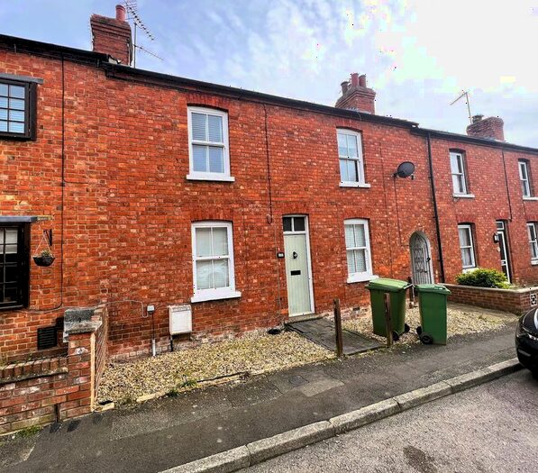 3 Bedroom Terraced House To Rent In Greenfield Road, Newport Pagnell, Buckinghamshire., MK16