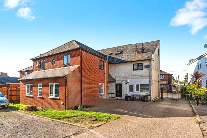 2 Bedroom Flat For Sale In Rumbridge Street, Totton, Southampton, Hampshire, SO40