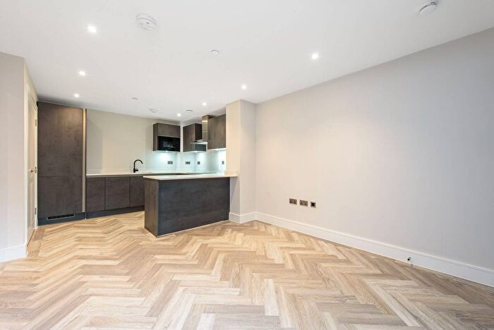 1 Bedroom Flat To Rent In Munro Court, Cockfosters, EN4