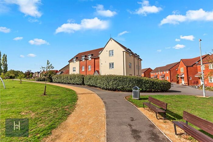 2 Bedroom Flat For Sale In Scythe Way, Thornbury, BS35