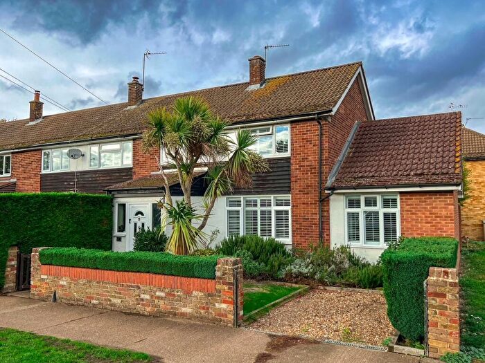 4 Bedroom End Of Terrace House For Sale In Tonbridge Road, West Molesey, KT8