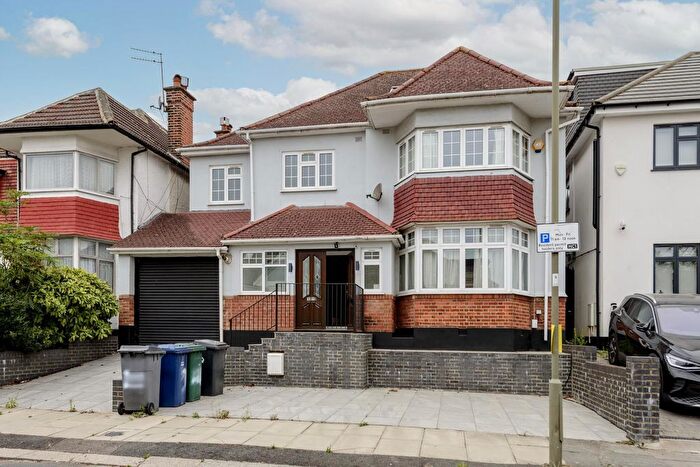 7 Bedroom Property To Rent In Foscote Road, Hendon, NW4