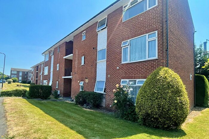 2 Bedroom Flat For Sale In Sandringham Court, Burnham, Slough, SL1