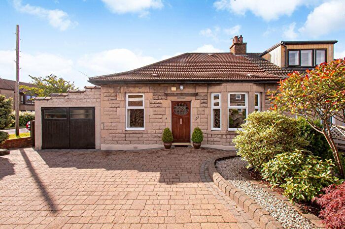 2 Bedroom Semi-Detached Bungalow For Sale In Halbeath Road, Dunfermline, KY12