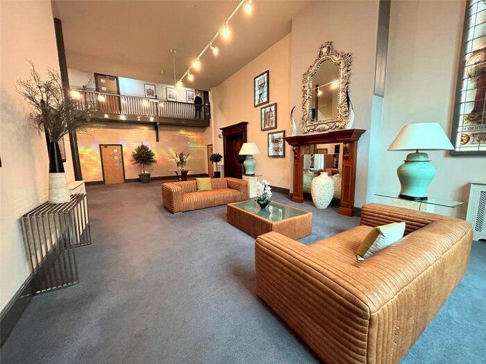 2 Bedroom Flat For Sale In Grenfell Park, Parkgate, Neston, CH64