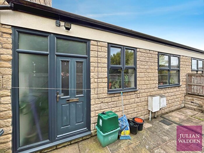 2 Bedroom Flat To Rent In Wood Street, Glossop, Derbyshire, SK13