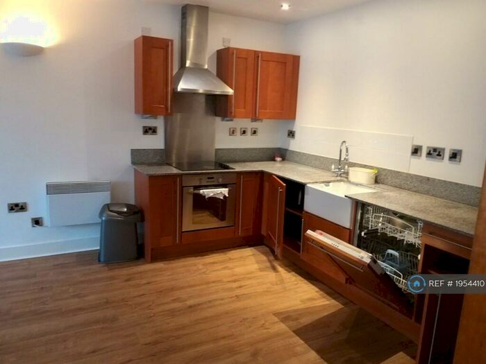2 Bedroom Flat To Rent In Isaac Way, Manchester, M4