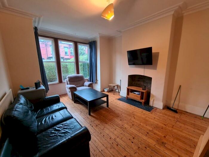 6 Bedroom Terraced House To Rent In Estcourt Terrace, Leeds, West Yorkshire, LS6