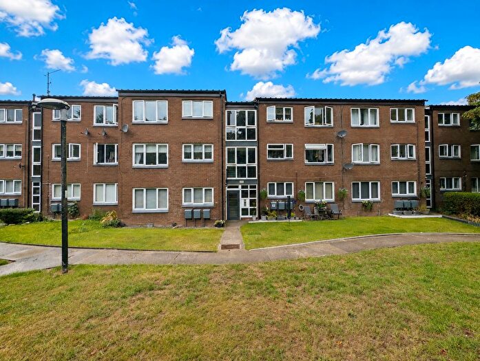 2 Bedroom Flat For Sale In Camelot Way, Castlefields, WA7