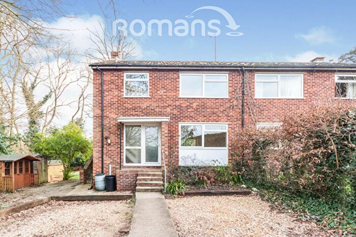 3 Bedroom Semi-Detached House To Rent In Twyford Road, Wokingham, RG40