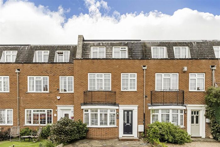 3 Bedroom Terraced House To Rent In Westbourne Place, Hove, BN3