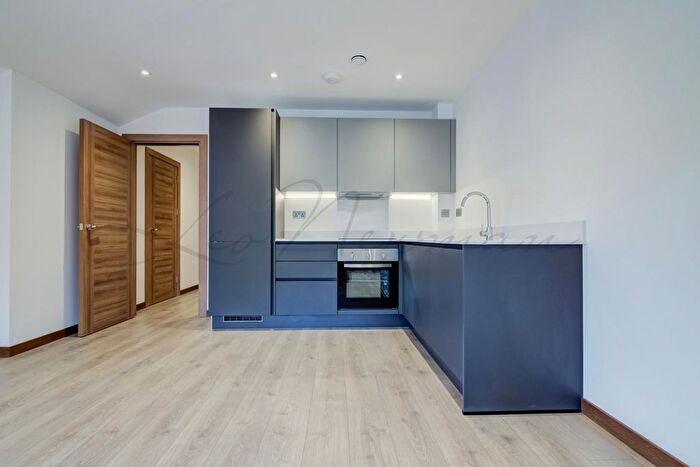 1 Bedroom Flat To Rent In Harvest Lane, Thames Ditton, KT7