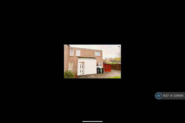 3 Bedroom Semi-Detached House To Rent In Lingfield Walk, Corby, NN18