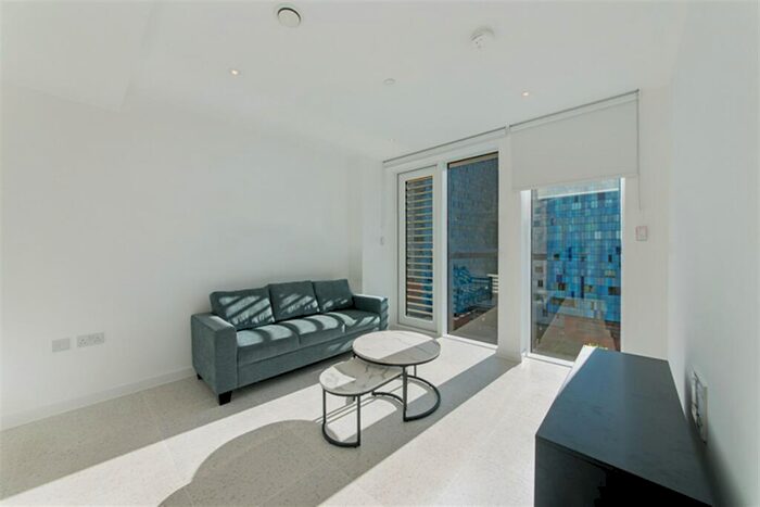 Apartment To Rent In Bouchon Point, Cendal Crescent, E1