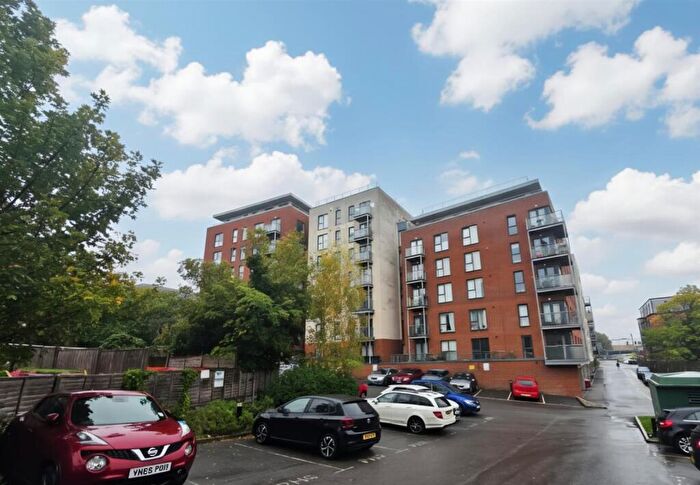 2 Bedroom Flat To Rent In Midland Road, Hemel Hempstead, HP2