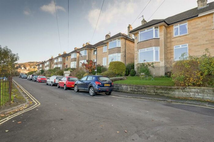 4 Bedroom Semi-Detached House To Rent In Abbey View Gardens, Bath, BA2