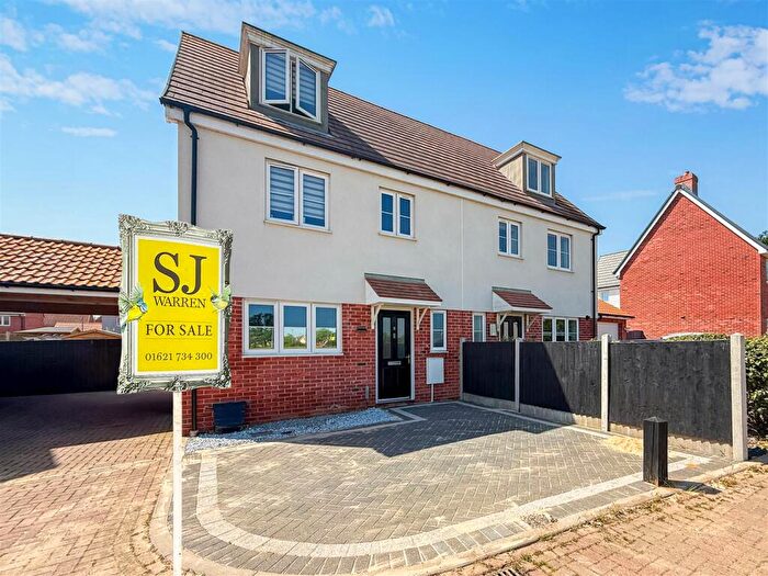 4 Bedroom Town House For Sale In Boatyard Avenue, Burnham-On-Crouch, CM0