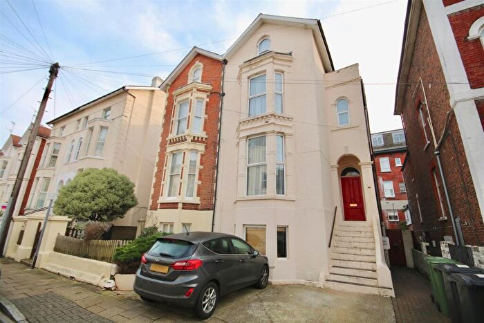 6 Bedroom Semi Detached House To Rent In Shaftesbury Road, Southsea, PO5