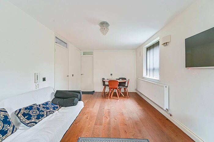 1 Bedroom Flat To Rent In Tom Smith Close, Greenwich, London, SE10