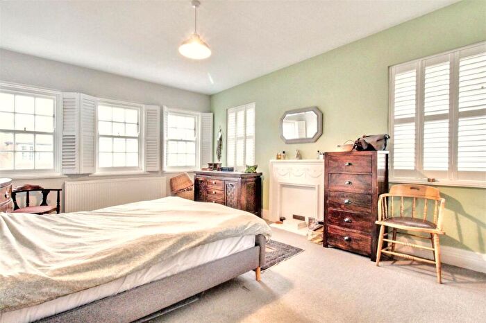4 Bedroom Detached House For Sale In Madeira Avenue, Worthing, BN11