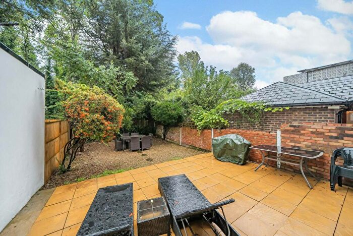 2 Bedroom Flat To Rent In Greencroft Gardens, South Hampstead, London, NW6