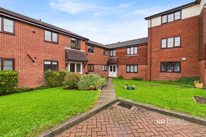 1 Bedroom Flat To Rent In Firle Court, Yeomanry Close, Epsom, Surrey., KT17