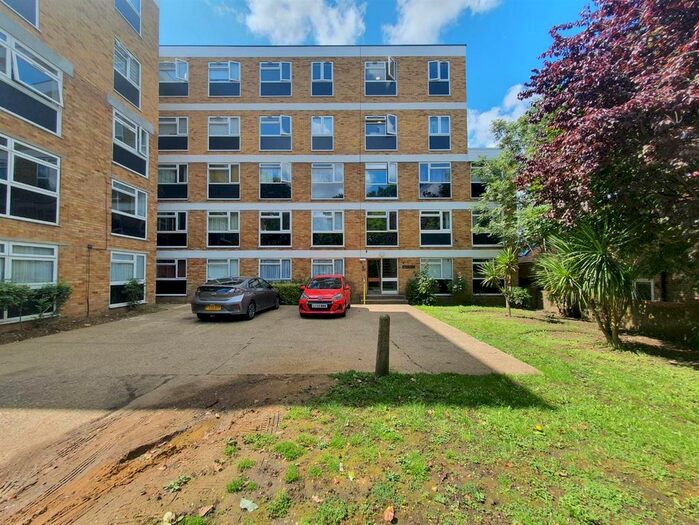 2 Bedroom Flat To Rent In Long Acre Court, Argyle Road, London, W13