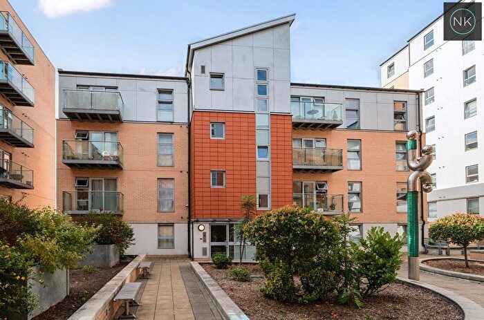 2 Bedroom Flat To Rent In Lady Anne Court, Queen Mary Avenue, South Woodford, London, E18
