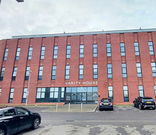 2 Bedroom Flat For Sale In Vicarage Farm Road, Peterborough, PE1