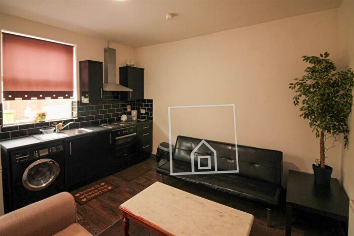 2 Bedroom House To Rent In Autumn Grove, Hyde Park, Leeds, LS6