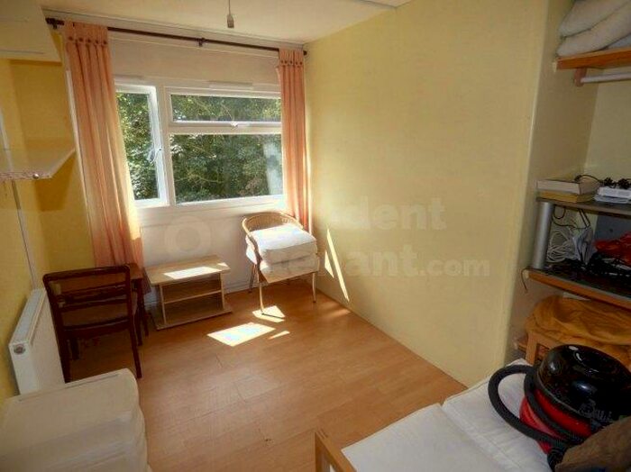 3 Bedroom Flat To Rent In Long Meadow Way, CT2