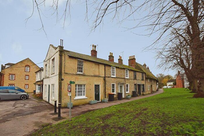 2 Bedroom House To Rent In High Street, Harrold Village, Bedfordshire, MK43