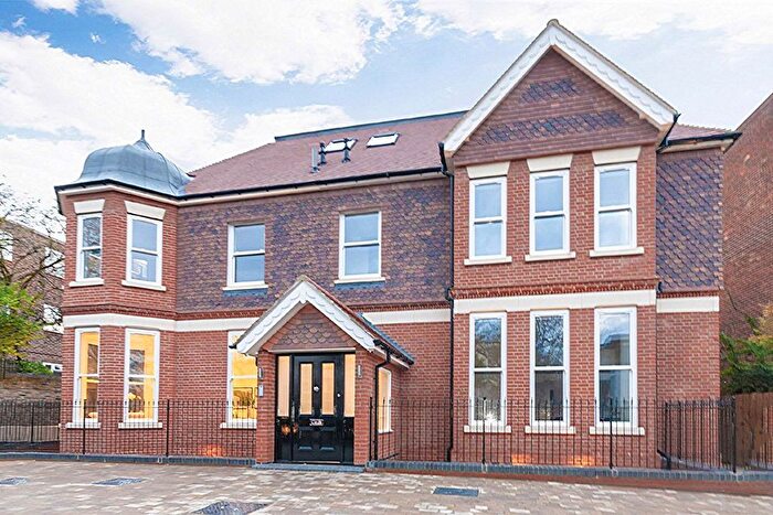 2 Bedroom Flat To Rent In Eaton Rise, Ealing, W5