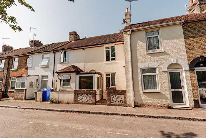 3 Bedroom Terraced House For Sale In Orchard Place, Faversham, ME13