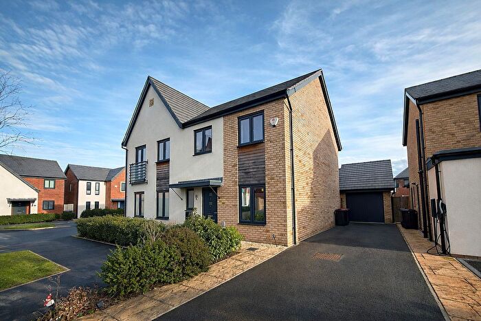 3 Bedroom Semi-Detached House For Sale In Keighley Close, Milton Keynes., MK10