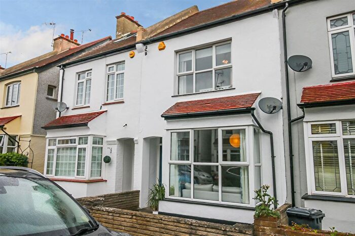 2 Bedroom Terraced House For Sale In Wellington Avenue, Westcliff-On-Sea, SS0