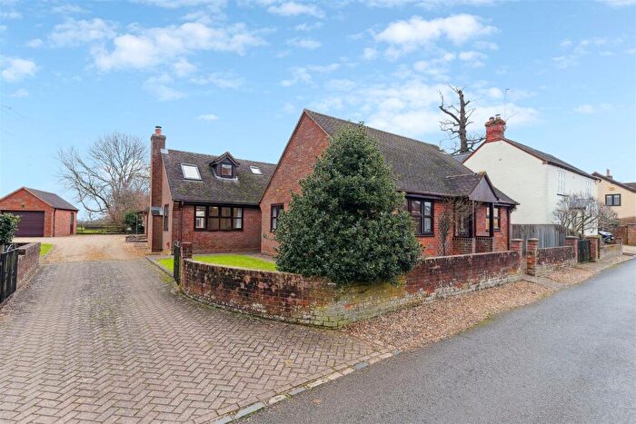 4 Bedroom Detached House For Sale In Ivy Lane, Stewkley, Buckinghamshire, LU7