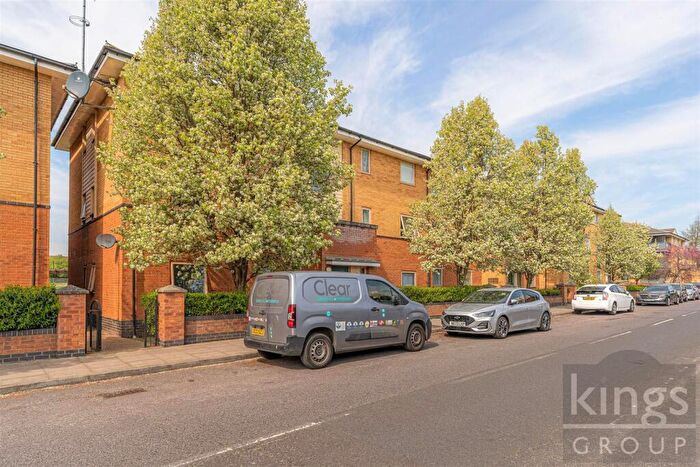 2 Bedroom Apartment To Rent In Melling Drive, Enfield, EN1