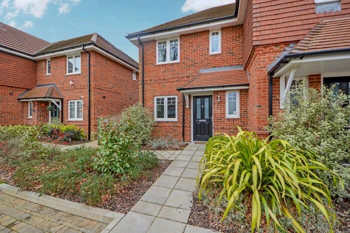 2 Bedroom Semi-Detached House To Rent In Mill Close, Waterlooville, PO7