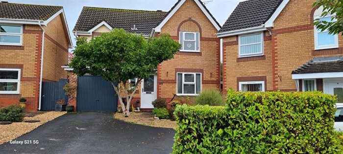 4 Bedroom Detached House For Sale In Maes Ty Gwyn, Llangennech, Llanelli, SA14