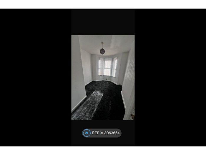 2 Bedroom Flat To Rent In Grove Road, Luton, LU1