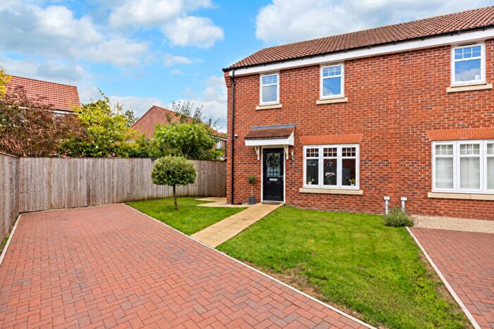 3 Bedroom Semi-Detached House For Sale In Langhorn Drive, Howden, Goole, DN14