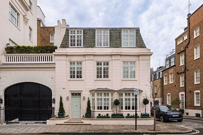4 Bedroom End Of Terrace House For Sale In Wilton Street, London, SW1X