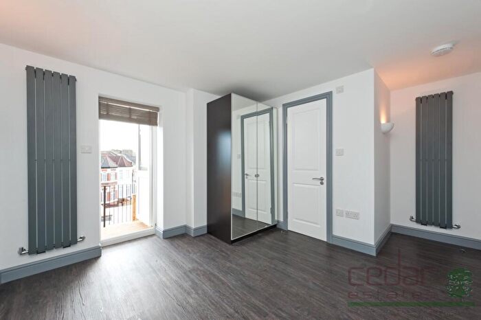 2 Bedroom Flat To Rent In St Paul's Avenue, Willesden Green, NW2