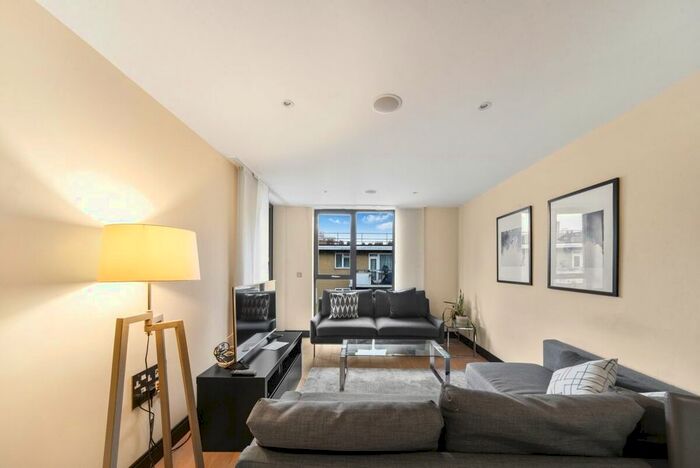 1 Bedroom Flat To Rent In Zeiss Court, Lancaster Street, London, SE1