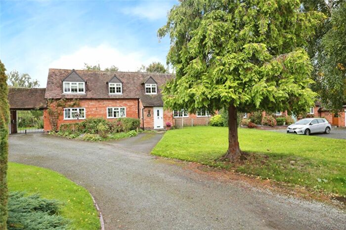 4 Bedroom Barn Conversion For Sale In Arrow, Alcester, Warwickshire, B49