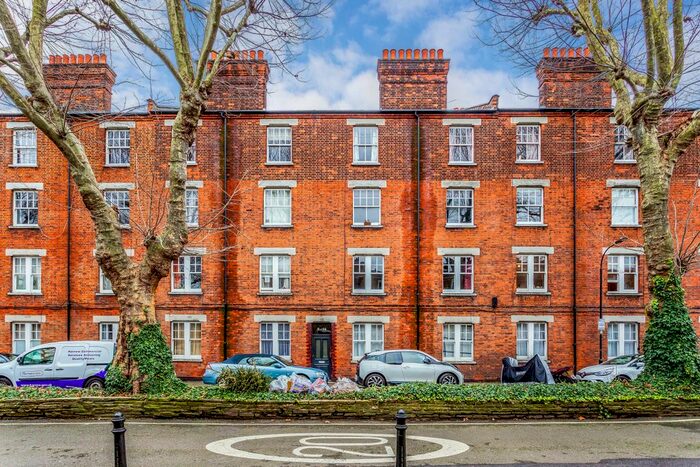 2 Bedroom Flat To Rent In Cromwell Avenue, London, W6